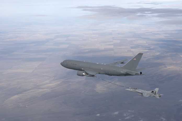 A-KC-46A-Pegasus-refuels-an-FA-18-Hornet-with-its-hose-and-drogue-system.-696x464.jpg