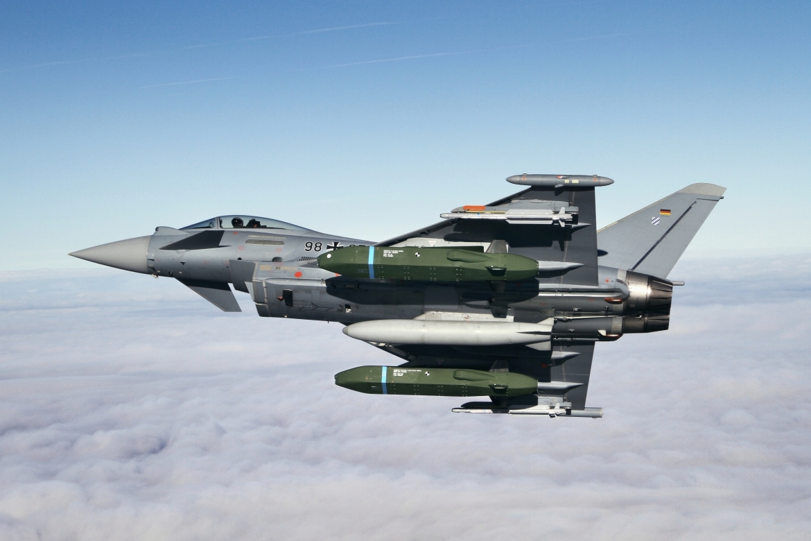 Eurofighter%20Typhoon%20Flight%20tests%20with%20Taurus%20KEPD%20350%20missile%20started_c_J%20Gietl.jpg