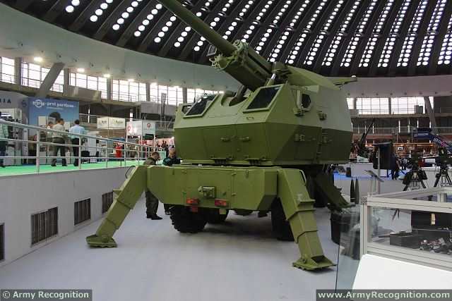 M03_Nora_B-52_K-I_K1B_155mm_8x8_truck_mounted_artillery_system_howitzer_YugoImport_Serbia_Serbian_defense_industry_006.jpg