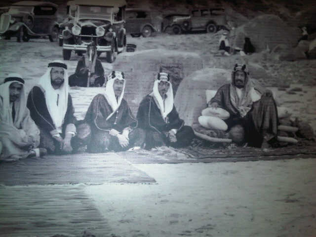 King_Ibn_Saud_with_Jamil_Mardam_Bey_Taif_1934.jpg