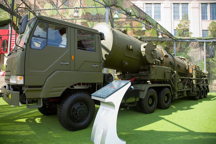 df-21-and-transporter-erector-launcher-vehicle-at-the-beijing-military-museum-741x494.jpg