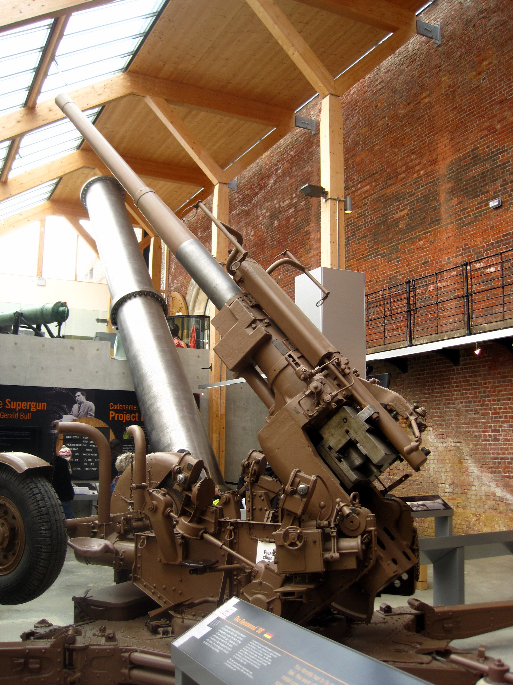 3.7_inch_AA_gun_and_Project_Babylon_at_Fort_Nelson_Flickr_8616022863.jpg