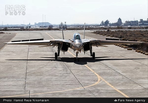 IRIAF+Grumman+F-14AM+Tomcat,+serial+3-6049+160347+taxiing+on+runway.jpg