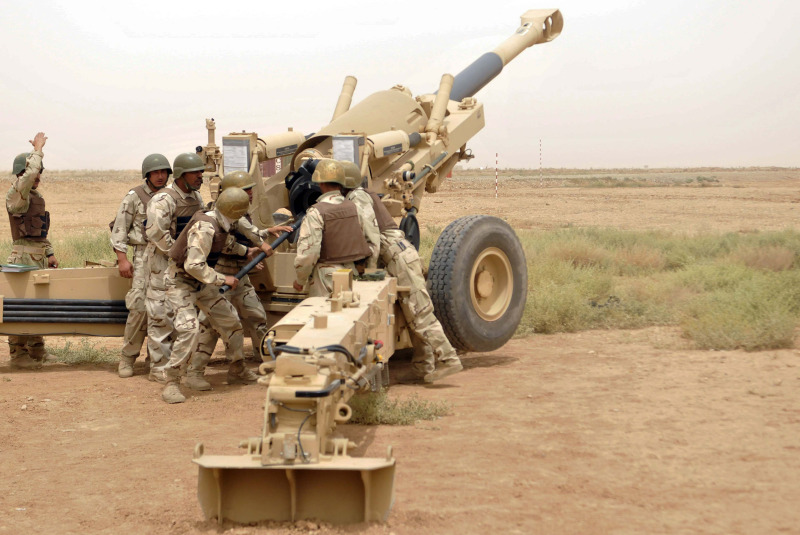 n+M198+155mm+howitzer+crew+with+105th+Field+Artillery+Regiment%252C+5th+Iraqi+Army+Division+loads+a+training+round+i.jpg