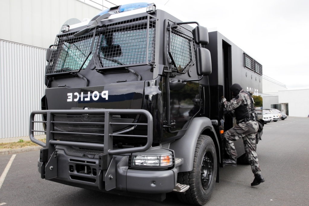 ob_3577c9_mids-02-renault-trucks-defense.JPG