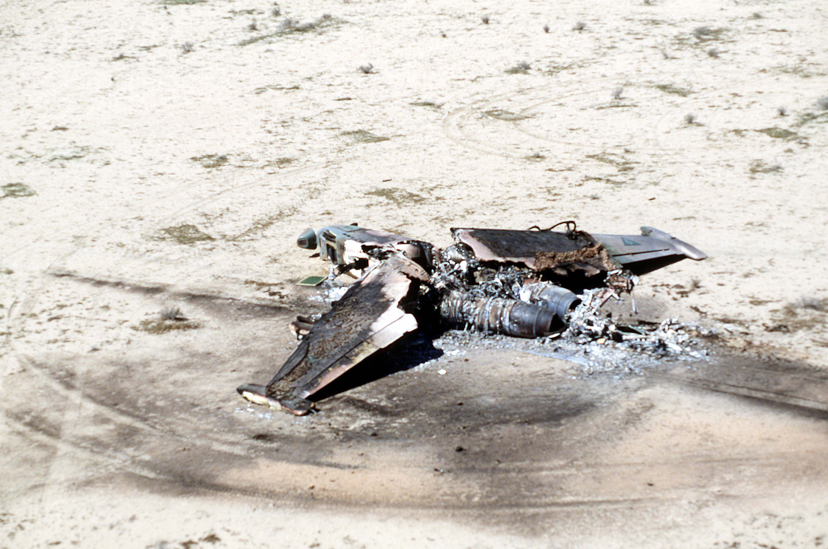 Destroyed_Iraqi_Su-25.jpg