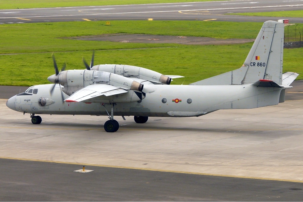 Sri_Lankan_Air_Force_Antonov_An-32B_SDS.jpg