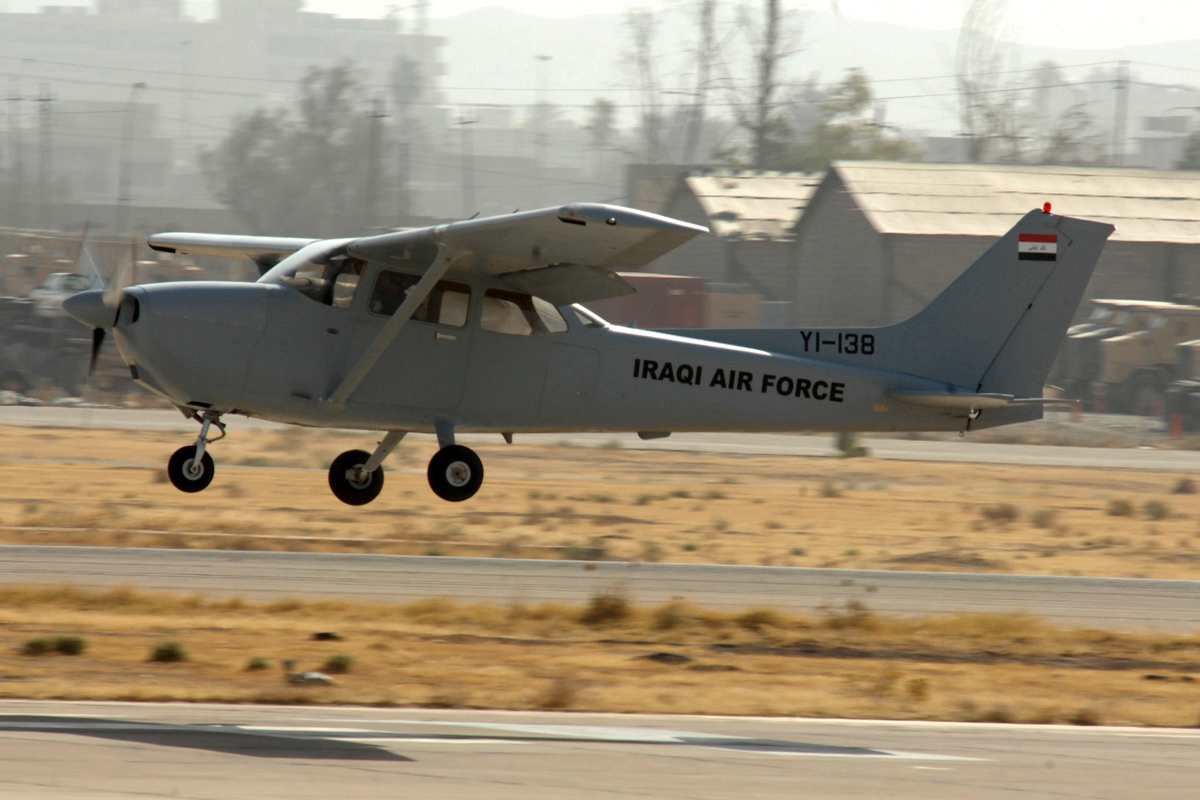 Iraqi_Air_Force_C-172.jpg