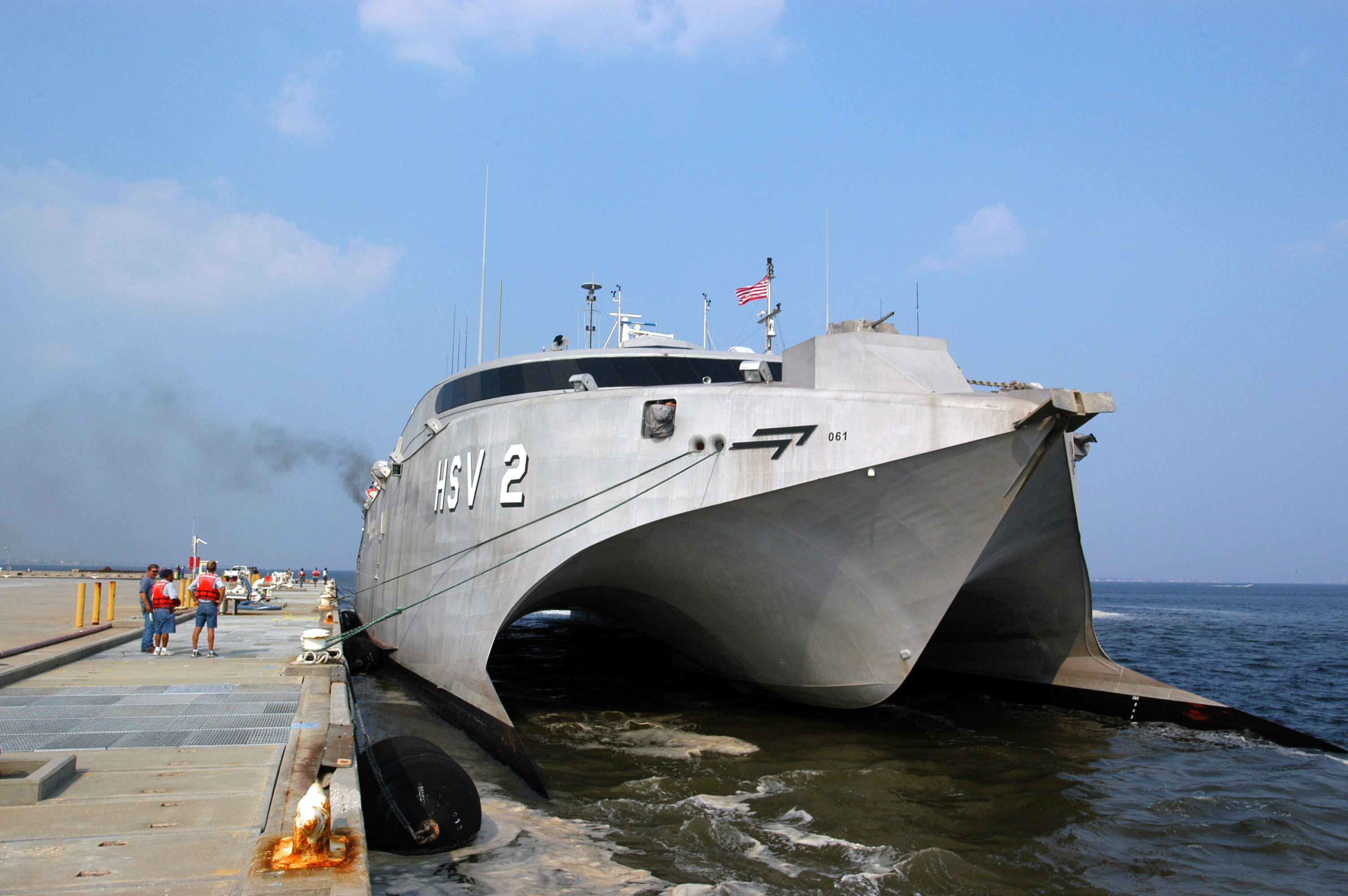 US_Navy_050903-N-5329B-003_The_U.S._Navy_High_Speed_Vessel_(HSV-2)_Swift,_loaded_with_more_than_85_pallets_of_water,_hygiene_kits,_and_food,_arrives_on_board_Naval_Air_Station_Pensacola,_Fla.jpg