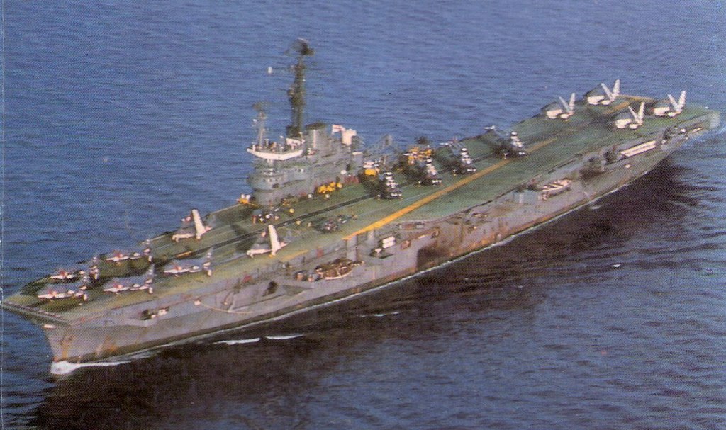 1024px-INS_Vikrant_circa_1984_carrying_a_unique_complement_of_Sea_Harriers%2C_Sea_Hawks%2C_Allouette_%26_Sea_King_helicopters_and_Alize_ASW.jpg
