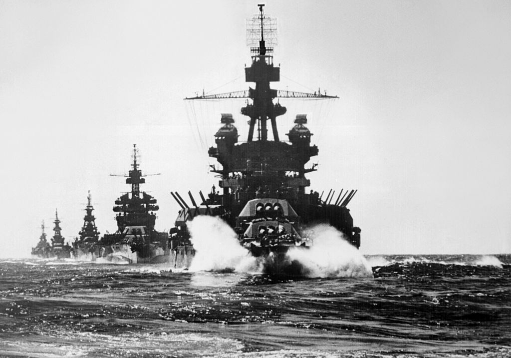 1024px-US_warships_entering_Lingayen_Gulf_1945.jpg