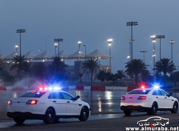 Ford-Taurus-Police-Interceptor-at-Yas-Marina-Abu-Dhabi-4-.jpg