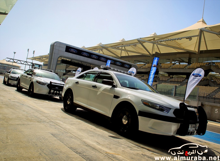 Ford-Taurus-Police-Interceptor-at-Yas-Marina-Abu-Dhabi-8-.jpg