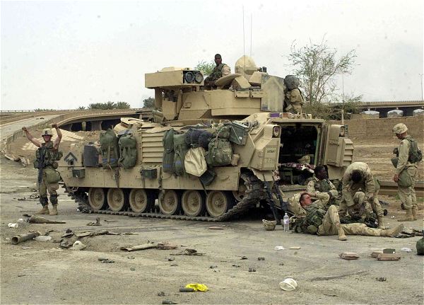 Bradley_armoured_infantry_fighting_vehicle_United_States_American_US_Army_34.jpg