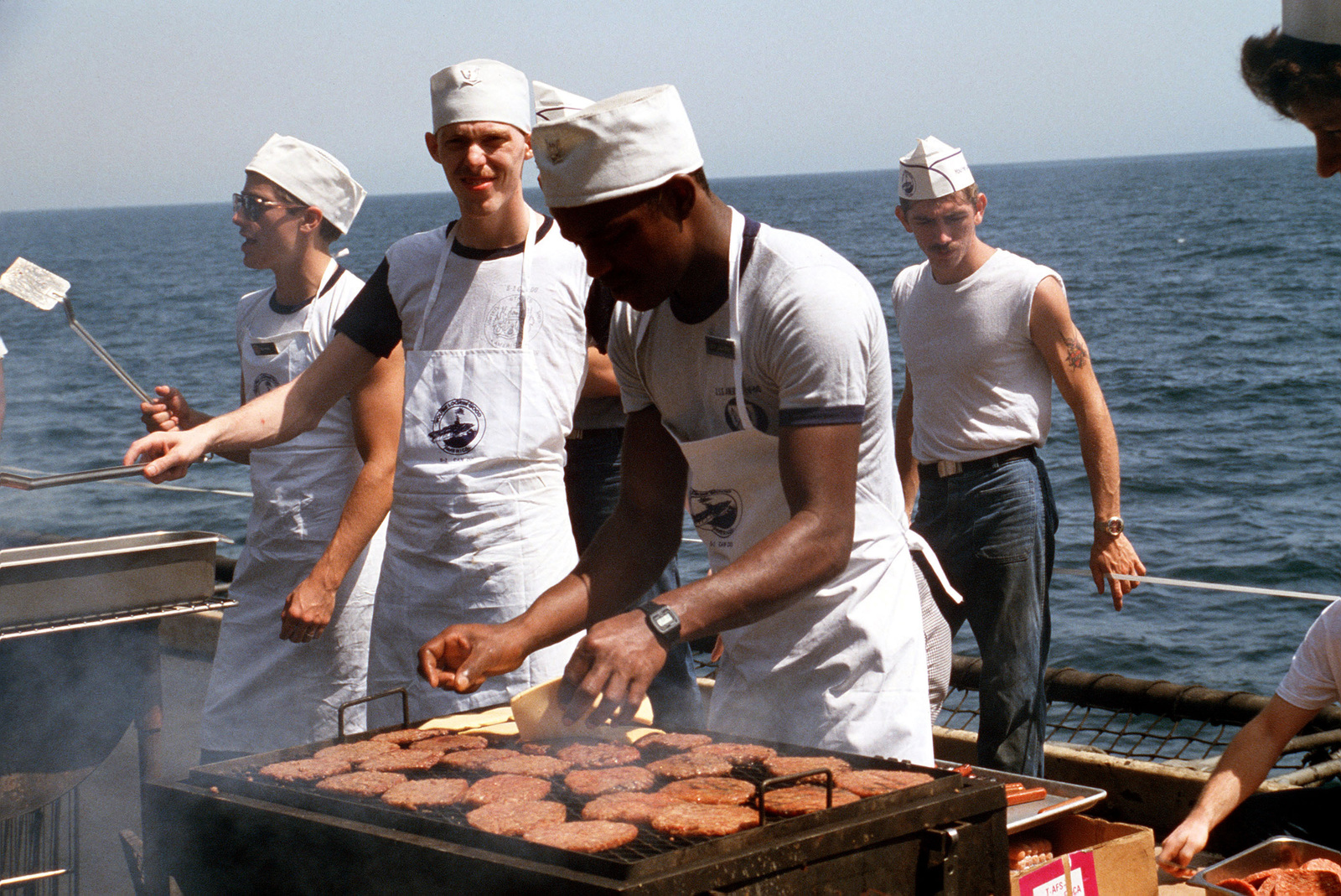 mess-management-specialist-prepare-food-for-a-picnic-aboard-the-aircraft-carrier-1a93b2-1600.jpg