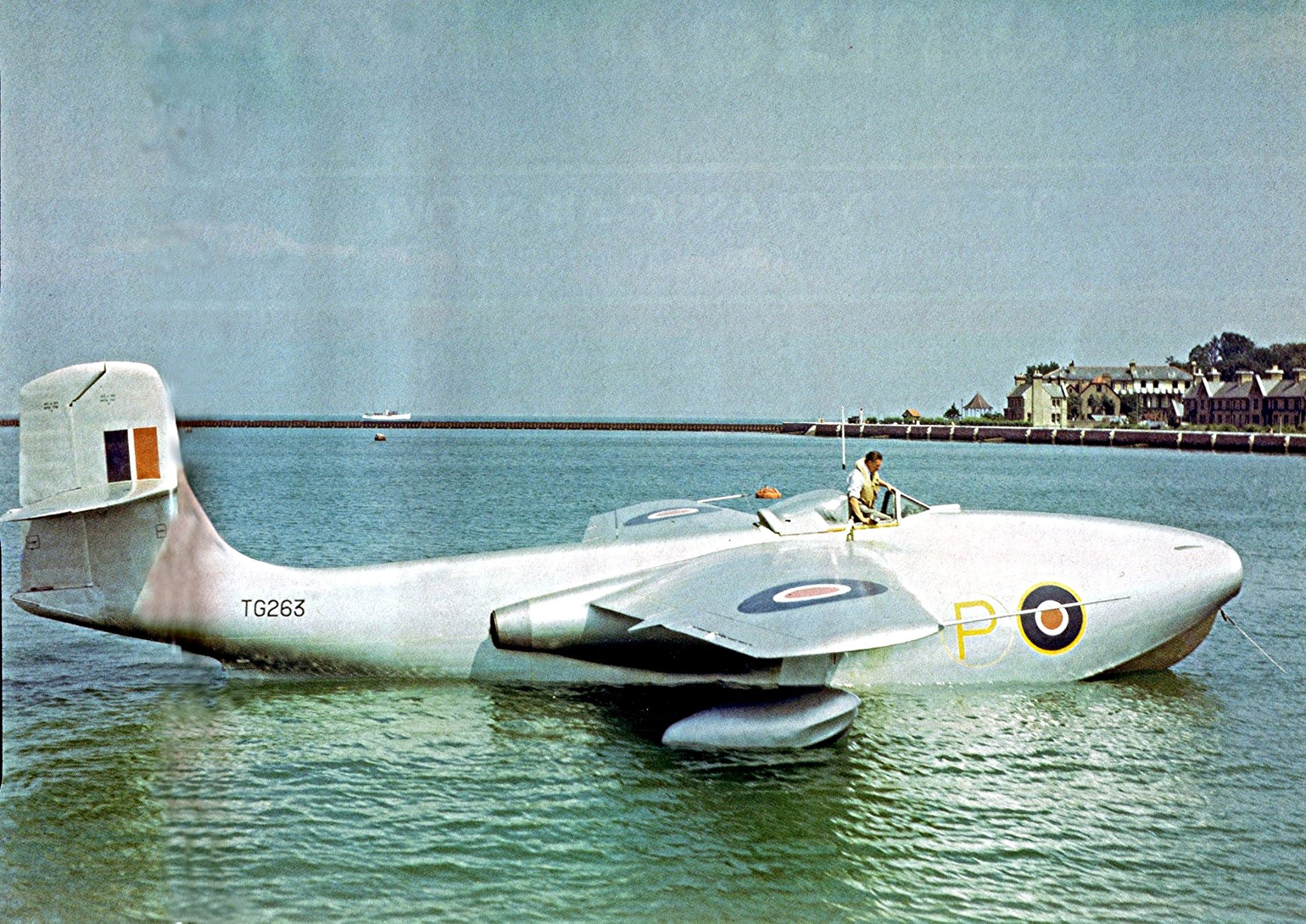 saro-sr-a-1-the-british-flying-boat-jet-fighter-that-even-had-the-us-intrigued_1.jpg