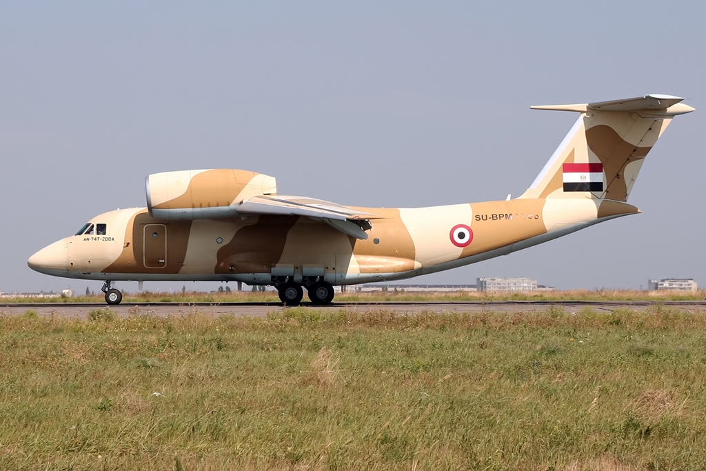 Antonov_An-74-200%2C_Egypt_-_Air_Force_JP7155931.jpg