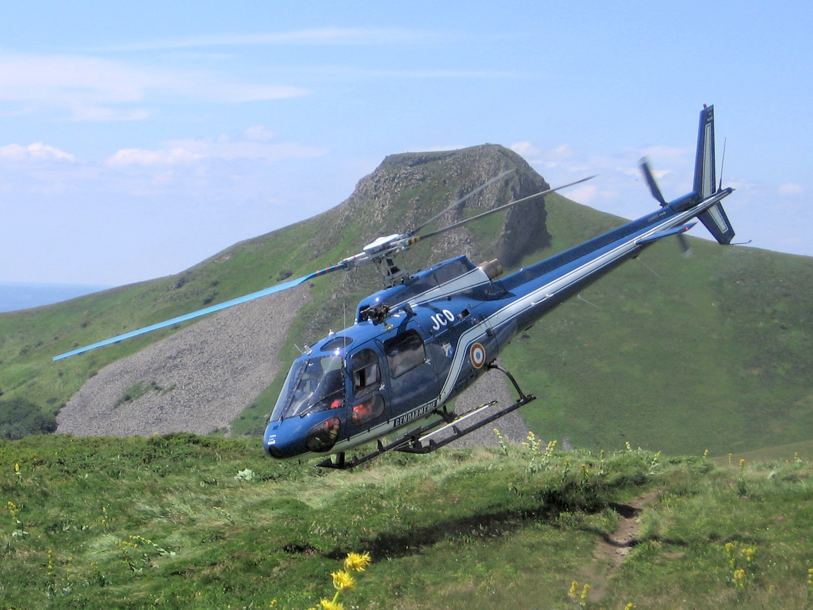 Helicopter_rescue_sancy_takeoff.jpg