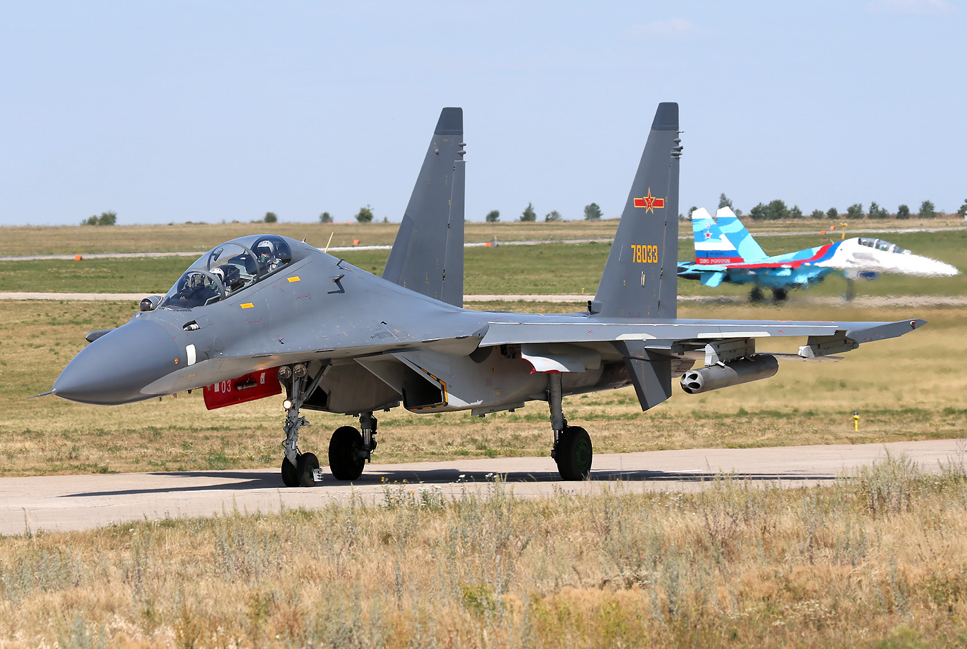 PLAAF_Sukhoi_Su-30MKK_at_Lipetsk_Air_Base.jpg