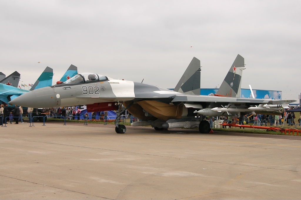 Sukhoi_Su-35S_at_MAKS-2009_airshow.jpg