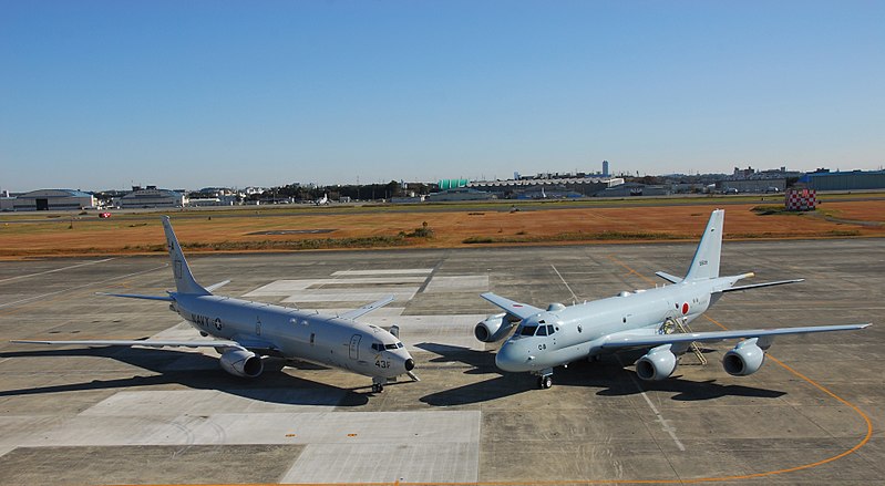 800px-P-8A_of_VP-5_and_Japanese_Kawasaki_P-1_at_NAF_Atsugi_in_2014.JPG