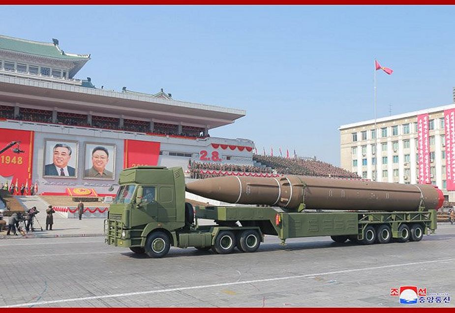 Hwasong-14_ICBM_on_6x6_truck_transporter_and_trailer_North_Korea_army_military_parade_February_2018_925_001.jpg