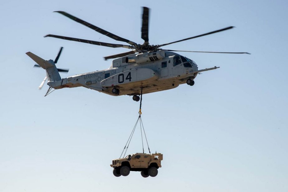 CH_53K_King_Stallion_lifts_a_Joint_Light_Tactical_Vehicle.jpg