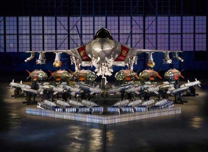 f-35a_weapons_carriage_(1)-2__main.jpg