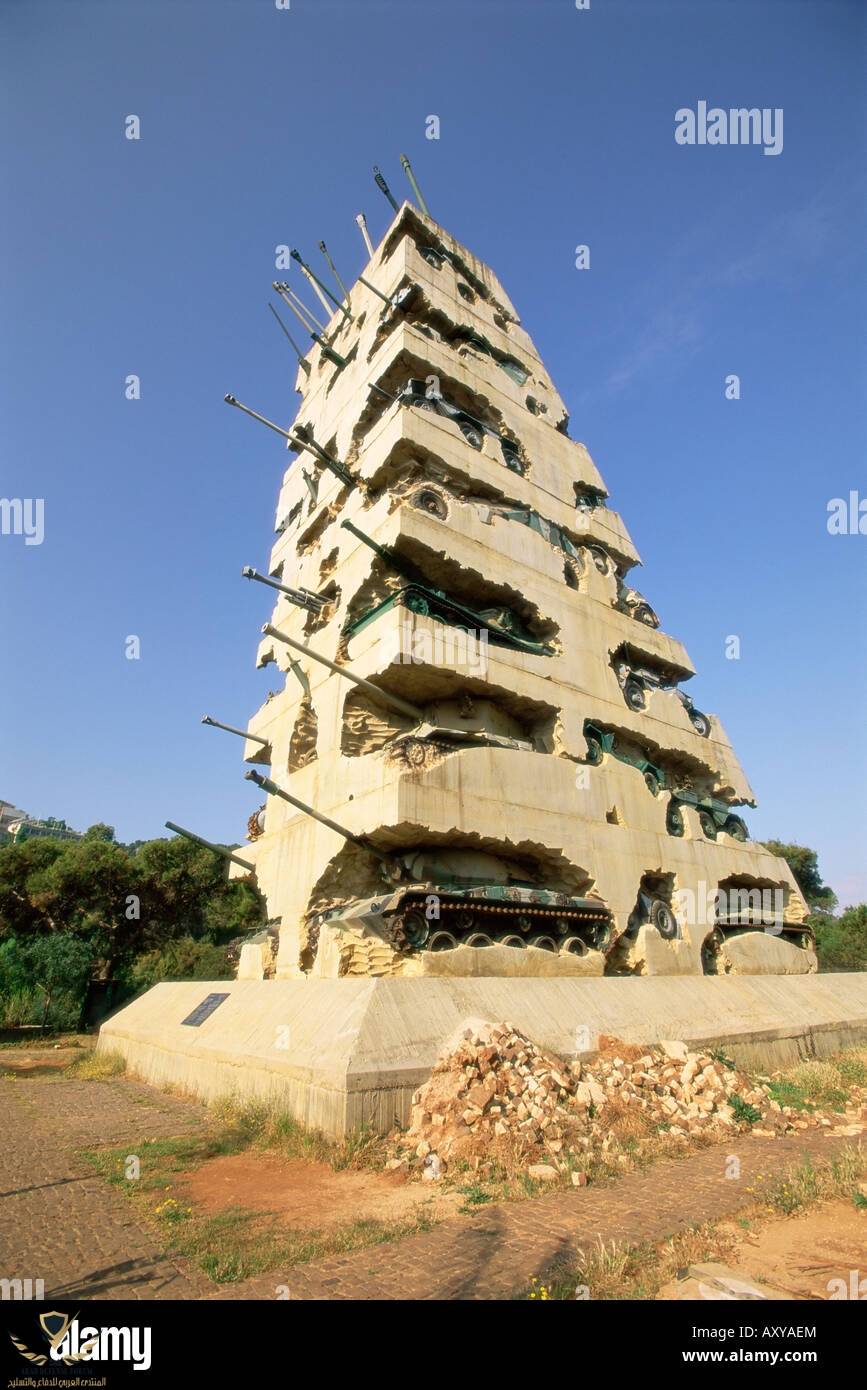 tank-monument-to-peace-commemorating-the-end-of-the-1975-1990-civil-AXYAEM.jpg