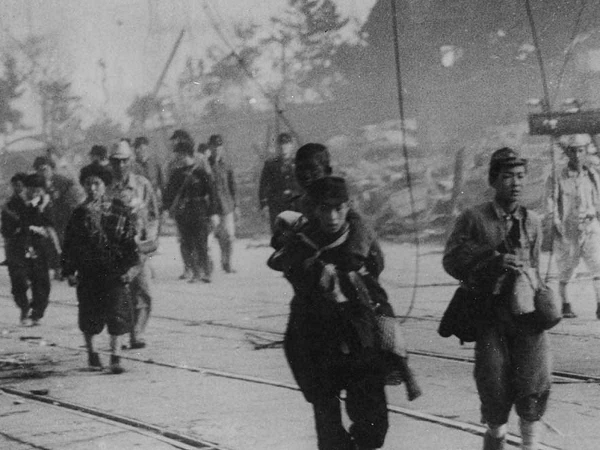 29ذلك الاستهداف الأمريكي بالغارات الجوية التقليدية خلق قلقاً كبيراً في بين الأهالي وخاصة على مدارس الأطفال، فقرروا نقل الأطفال إلى المناطق الريفية من أجل سلامتهم.  29ذلك الاستهداف الأمريكي بالغارات الجوية التقليدية خلق قلقاً كبيراً في بين الأهالي وخاصة على مدارس الأطفال، فقرروا نقل الأطفال إلى المناطق الريفية من أجل سلامتهم.