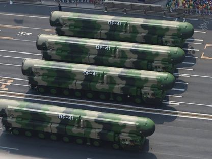 صواريخ DF-41 التي أجري لها أول اختبار للطيران في 24 يوليو 2012، على مركبات في شوارع بكين، الصين - missilethreat.csis صواريخ DF-41 التي أجري لها أول اختبار للطيران في 24 يوليو 2012، على مركبات في شوارع بكين، الصين - missilethreat.csis