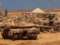 القوات الإسرائيلية بدأت الانسحاب من أجزاء من القطاع القوات الإسرائيلية بدأت الانسحاب من أجزاء من القطاع