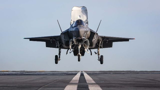 مقاتلة بريطانية من طراز F-35 مقاتلة بريطانية من طراز F-35