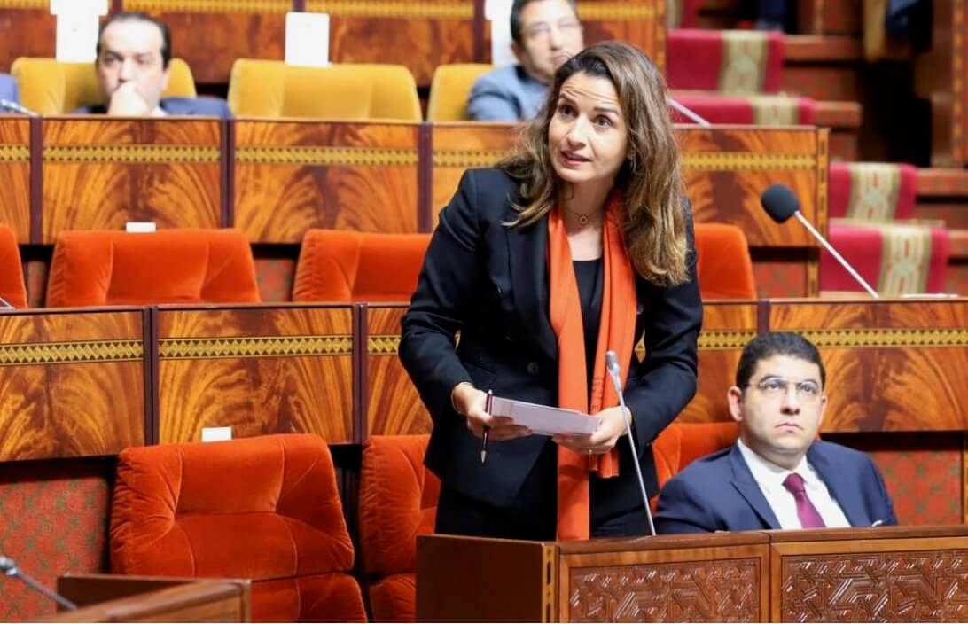 بعدما أن اعتبرت أن النقاش حول المحروقات يَخدم أعداء المملكة.. مطالب نقابية بإقالة وزير الانتقال الطاقي واتهامها بـ دعم لوبيات المحروقات   بعدما أن اعتبرت أن النقاش حول المحروقات يَخدم أعداء المملكة.. مطالب نقابية بإقالة وزير الانتقال الطاقي واتهامها بـ دعم لوبيات المحروقات