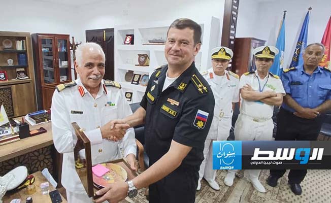 مراسم استقبال القطعتين البحريتين الروسيتين في قاعدة طبرق البحرية، الأحد 16 يونيو 2024. (رئاسة أركان القوات البحرية) مراسم استقبال القطعتين البحريتين الروسيتين في قاعدة طبرق البحرية، الأحد 16 يونيو 2024. (رئاسة أركان القوات البحرية)