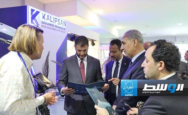 جولة الطرابلسي والنمروش في معرض «ساها إكسبو 2024» الدولي للدفاع والفضاء في إسطنبول، الثلاثاء 22 أكتوبر 2024. (وزارة الداخلية) جولة الطرابلسي والنمروش في معرض «ساها إكسبو 2024» الدولي للدفاع والفضاء في إسطنبول، الثلاثاء 22 أكتوبر 2024. (وزارة الداخلية)
