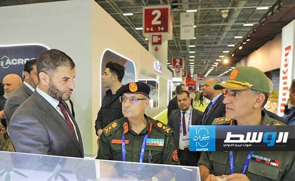 جولة الطرابلسي والنمروش في معرض «ساها إكسبو 2024» الدولي للدفاع والفضاء في إسطنبول، الثلاثاء 22 أكتوبر 2024. (وزارة الداخلية) جولة الطرابلسي والنمروش في معرض «ساها إكسبو 2024» الدولي للدفاع والفضاء في إسطنبول، الثلاثاء 22 أكتوبر 2024. (وزارة الداخلية)