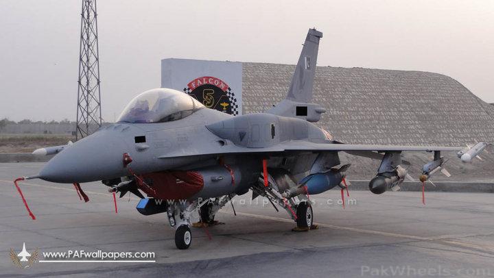 268766-PAF-F-16C-Block-52-with-CFT-5917881452-781a4acaee-b.jpg