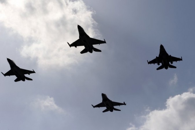 1432464355_saudi-jet-has-been-shot-by-houthi-rebels-hours-after-morocco-coalition-partner-announced-that.jpg