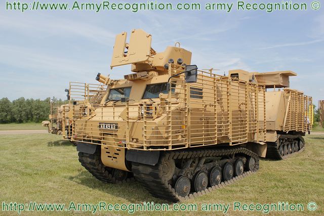 Warthog_all-terrain_protected_high_mobility_vehicle_personnel_carrier_United_Kingdom_British_army_003.jpg