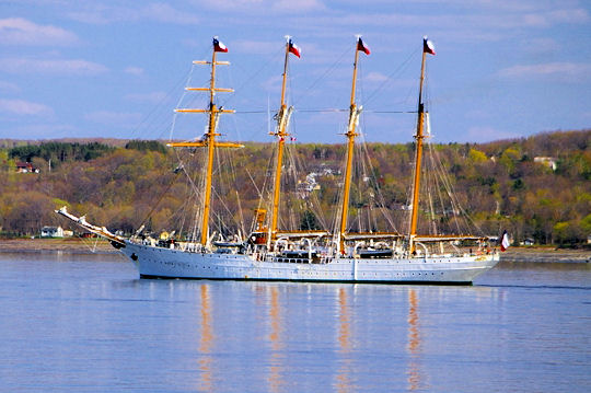 l-esmeralda-884295.jpg