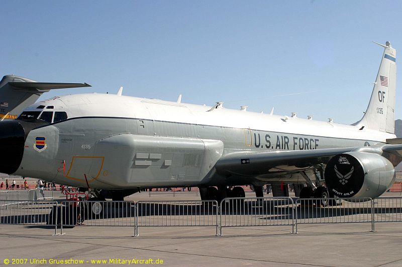 RC-135W_2007-11-NELLIS_0016_800.jpg