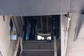 Rockwell_B-1B_Lancer_into_cockpit_MacDill_AirFest_5Oct2011_%252814512971180%2529.jpg