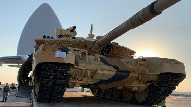 روسيا ترسل دبابتها القتالية الرئيسية T-90M Proryv إلى الإمارات العربية المتحدة روسيا ترسل دبابتها القتالية الرئيسية T-90M Proryv إلى الإمارات العربية المتحدة