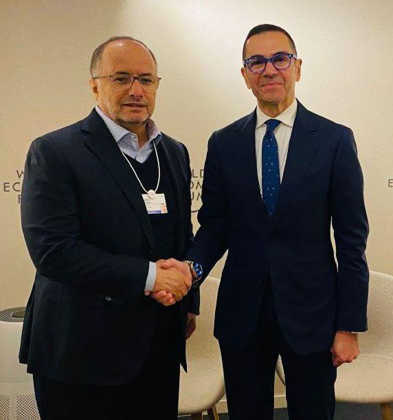 الخطيب: تقديم الدعم والتسهيلات لـ«الظاهرة الإماراتية» لزيادة استثماراتها في القطاع الزراعي الخطيب: تقديم الدعم والتسهيلات لـ«الظاهرة الإماراتية» لزيادة استثماراتها في القطاع الزراعي