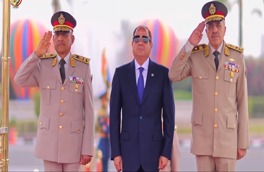 الجيش المصري يوجه رسالة بالتزامن مع الإطاحة بالإخوان المسلمين (فيديو) الجيش المصري يوجه رسالة بالتزامن مع الإطاحة بالإخوان المسلمين (فيديو)