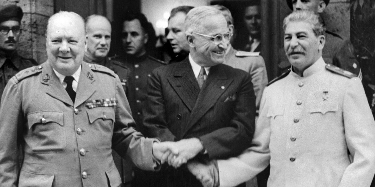 5لم يذكر البيان أي شيء عن القنبلة الذرية، وكان هاري ترومان قد أخبر ستالين بنجاح التجارب حولها دون تفاصيل، وبتاريخ 28/7/1945 أعلنت الصحف اليابانية أن الحكومة قد رفضت إعلان بوتسدام، ولم يكترث الإمبراطور هيروهيتو لتغيير موقف الحكومة أو يعطي الإنذار أي أهمية.  5لم يذكر البيان أي شيء عن القنبلة الذرية، وكان هاري ترومان قد أخبر ستالين بنجاح التجارب حولها دون تفاصيل، وبتاريخ 28/7/1945 أعلنت الصحف اليابانية أن الحكومة قد رفضت إعلان بوتسدام، ولم يكترث الإمبراطور هيروهيتو لتغيير موقف الحكومة أو يعطي الإنذار أي أهمية.