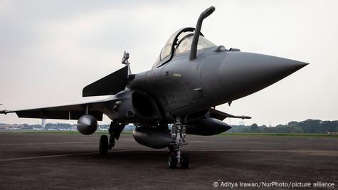 طائرات رافال متعددة المهام تابعة لسلاح الجو الفرنسي في قاعدة حليم برداناكوسوما الجوية - جاكرتا، في 26 يوليو 2023 طائرات رافال متعددة المهام تابعة لسلاح الجو الفرنسي في قاعدة حليم برداناكوسوما الجوية - جاكرتا، في 26 يوليو 2023