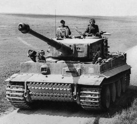 Bundesarchiv_Bild_101I-299-1805-16%2C_Nordfrankreich%2C_Panzer_VI_%28Tiger_I%29.2.jpg