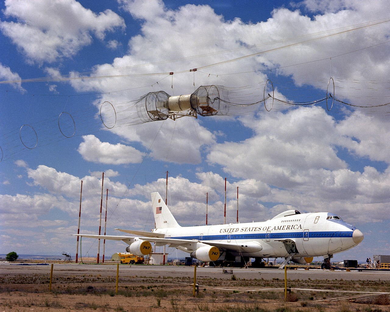 1280px-E-4_advanced_airborne_command_post_EMP_sim.jpg